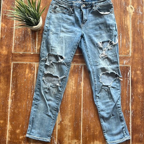 Stretchy Women’s Jeans - Picture 2 of 6